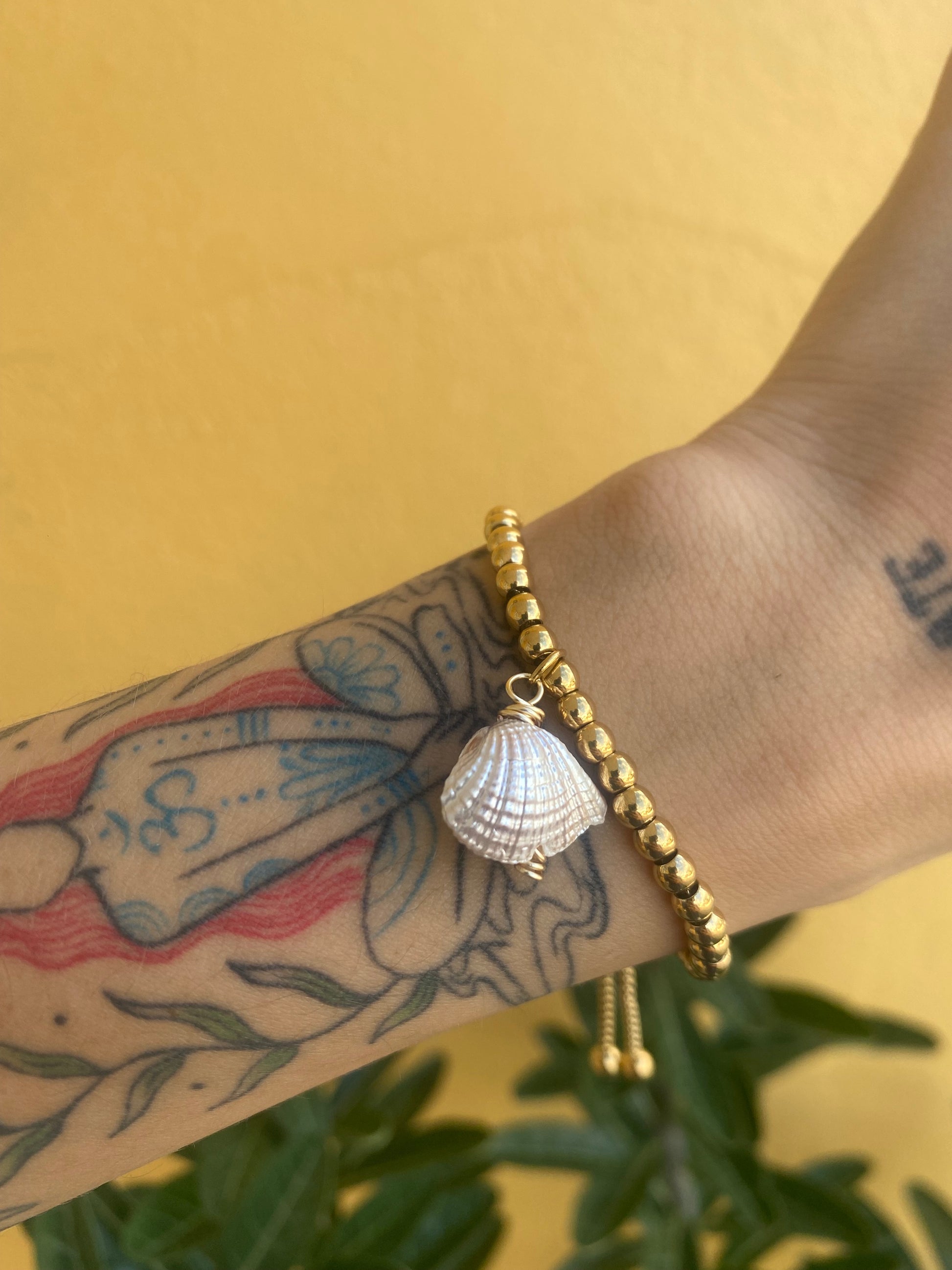 Pulsera Shell alambrado