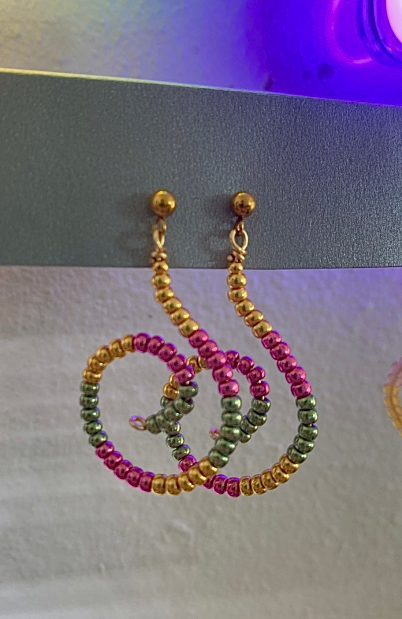 Spiral metallic earrings
