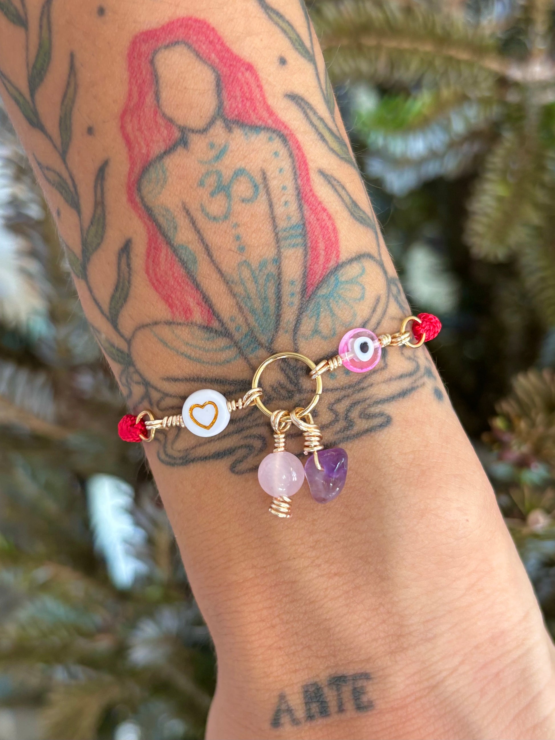 Pulsera de amuletos