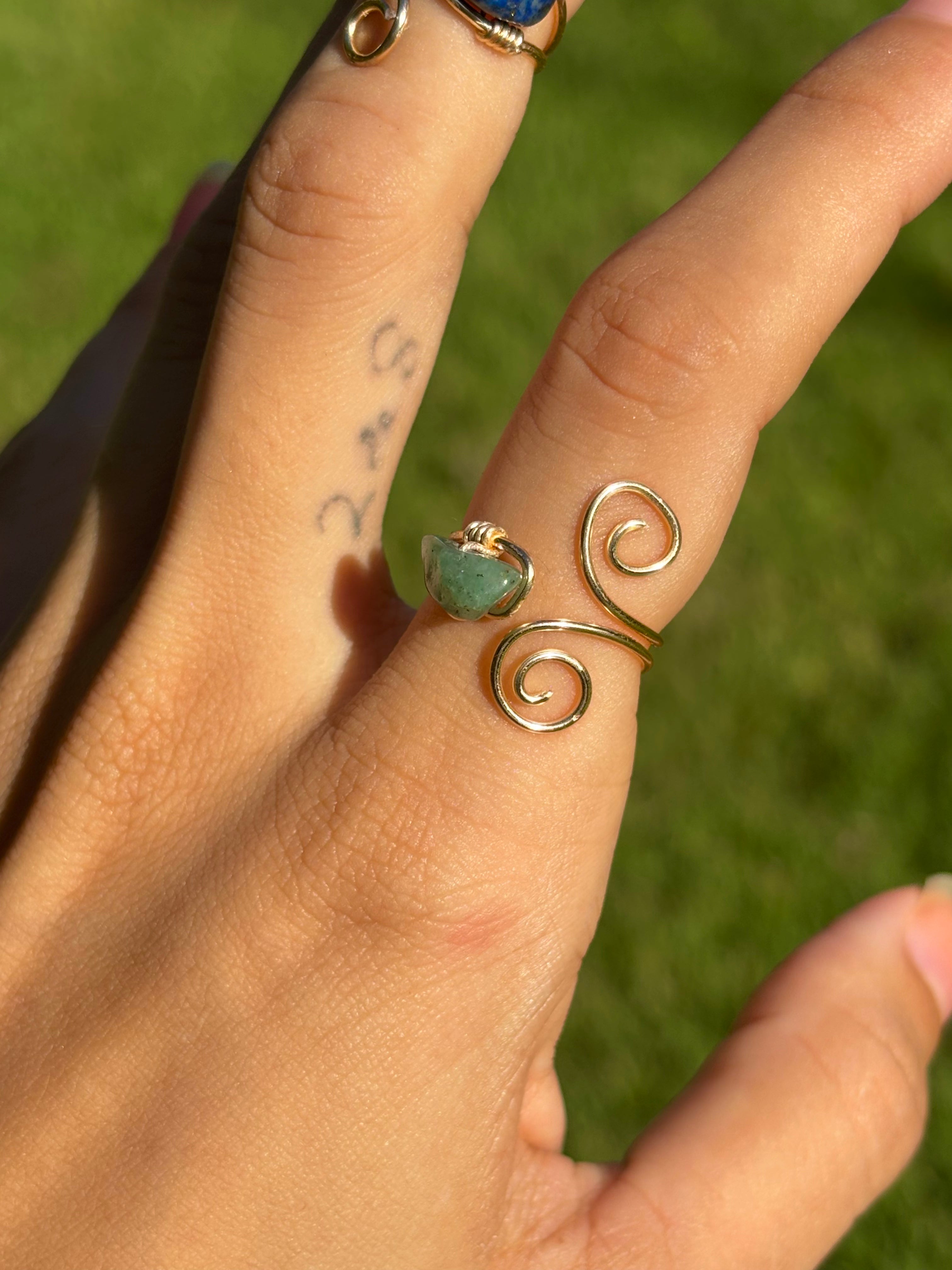 Lysera ring