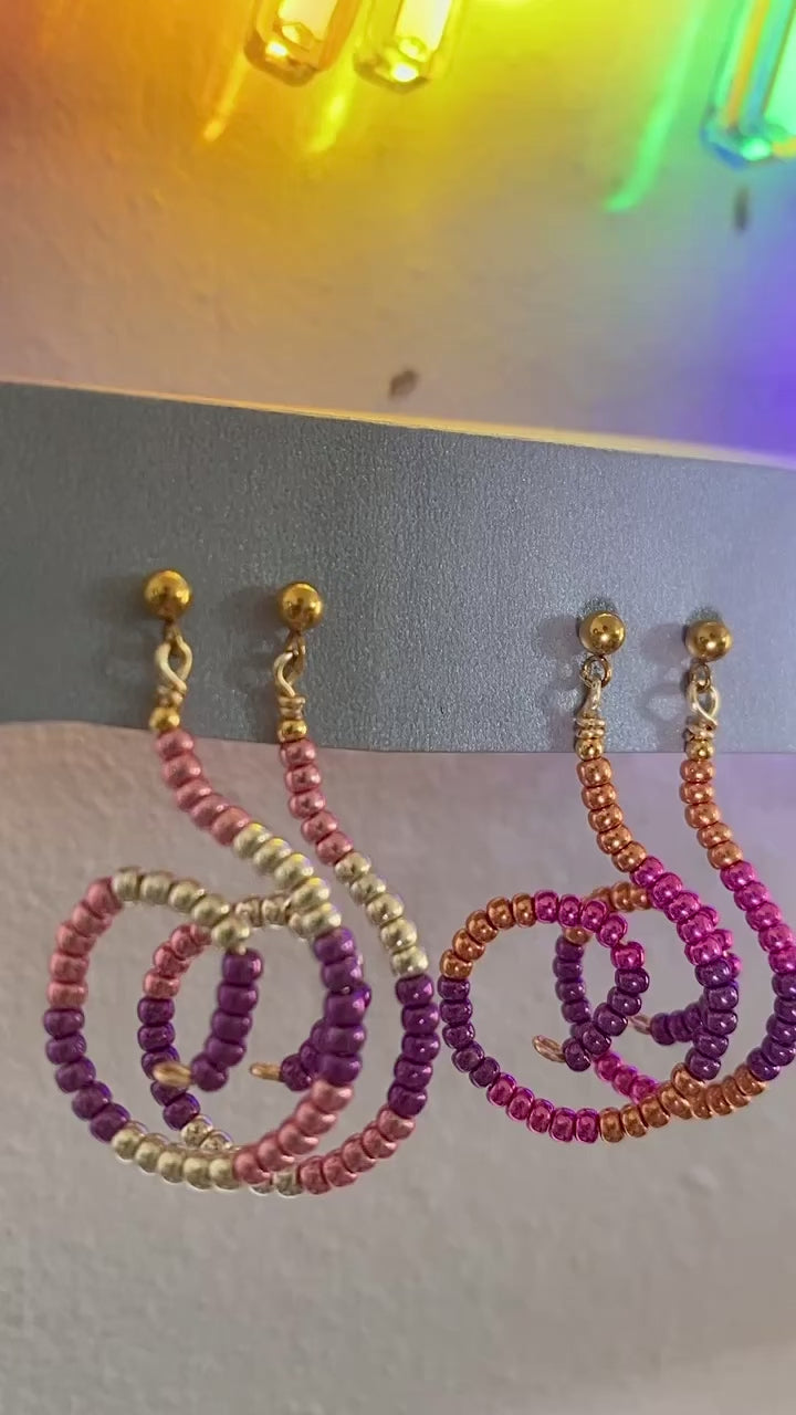 Spiral metallic earrings